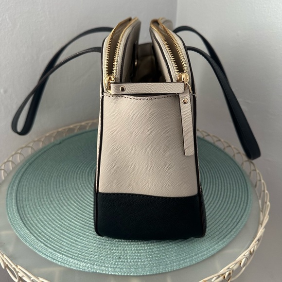 Kate Spade Tote - Picture 4 of 16